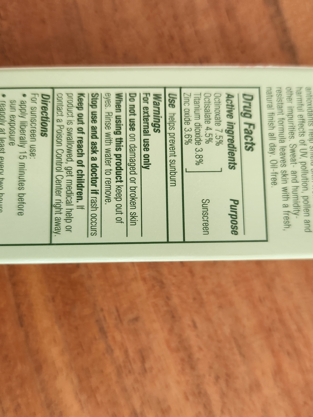 Clinique Moisture Surge Sheertint Hydrator in Universal Medium - Picture 3 of 5